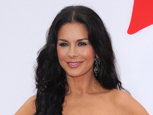 'RED 2' Catherine Zeta-Jones: 'I just love working with Bruce Willis ...